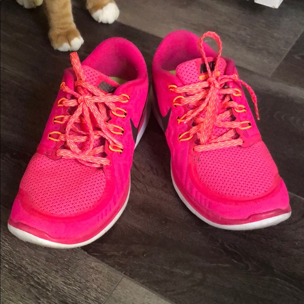 Pink nike free